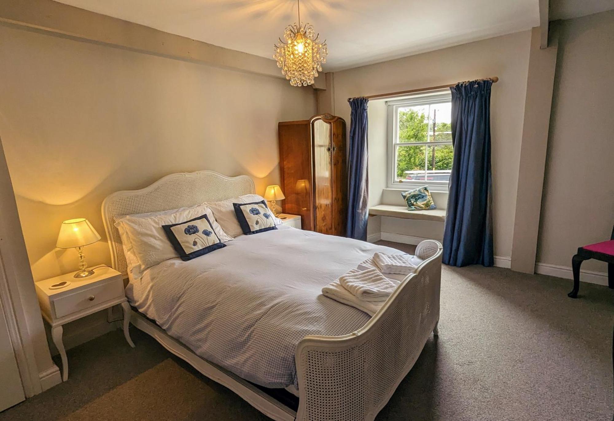 Britannia House Vintage B&B Cornwall Helston Room photo