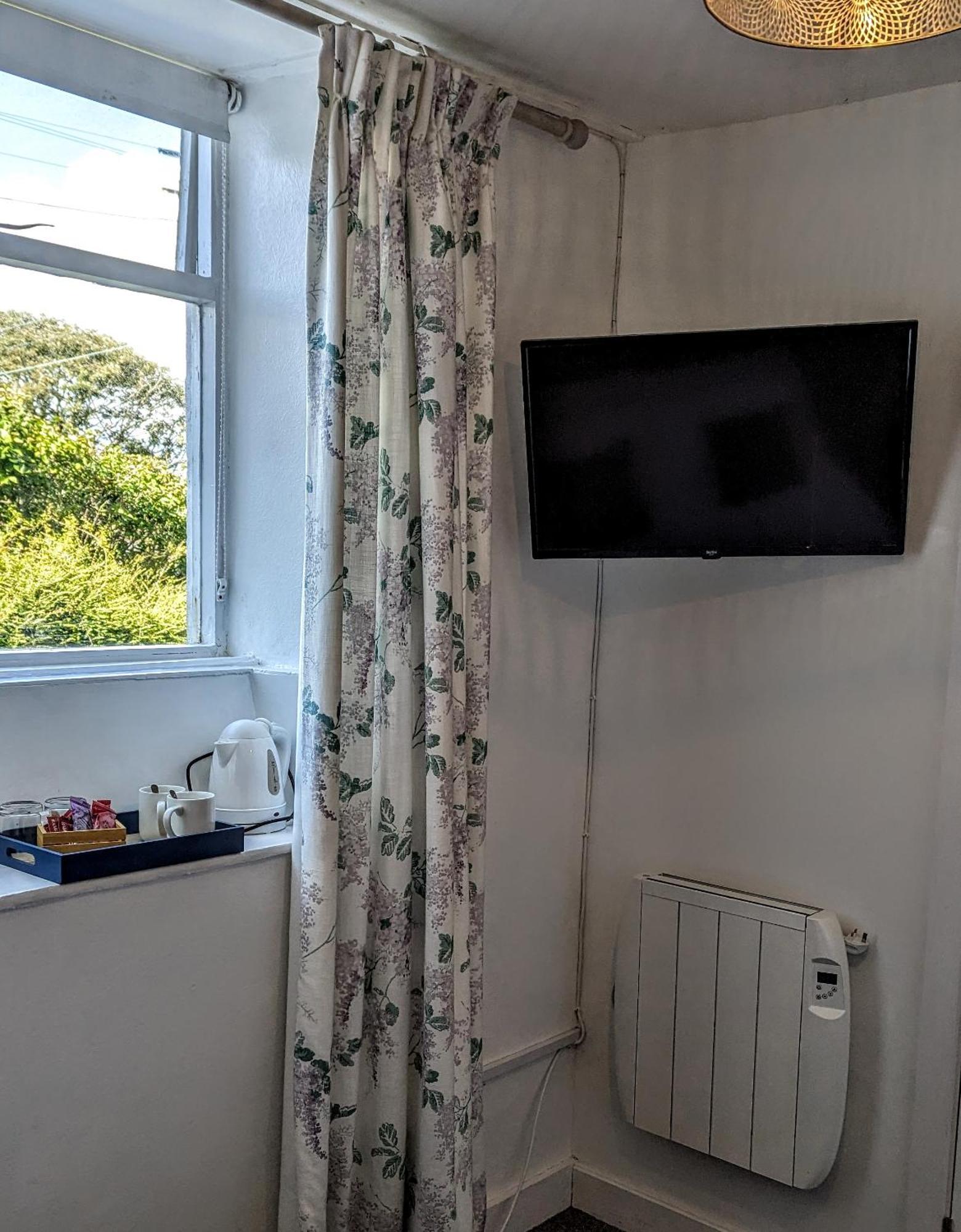 Britannia House Vintage B&B Cornwall Helston Room photo