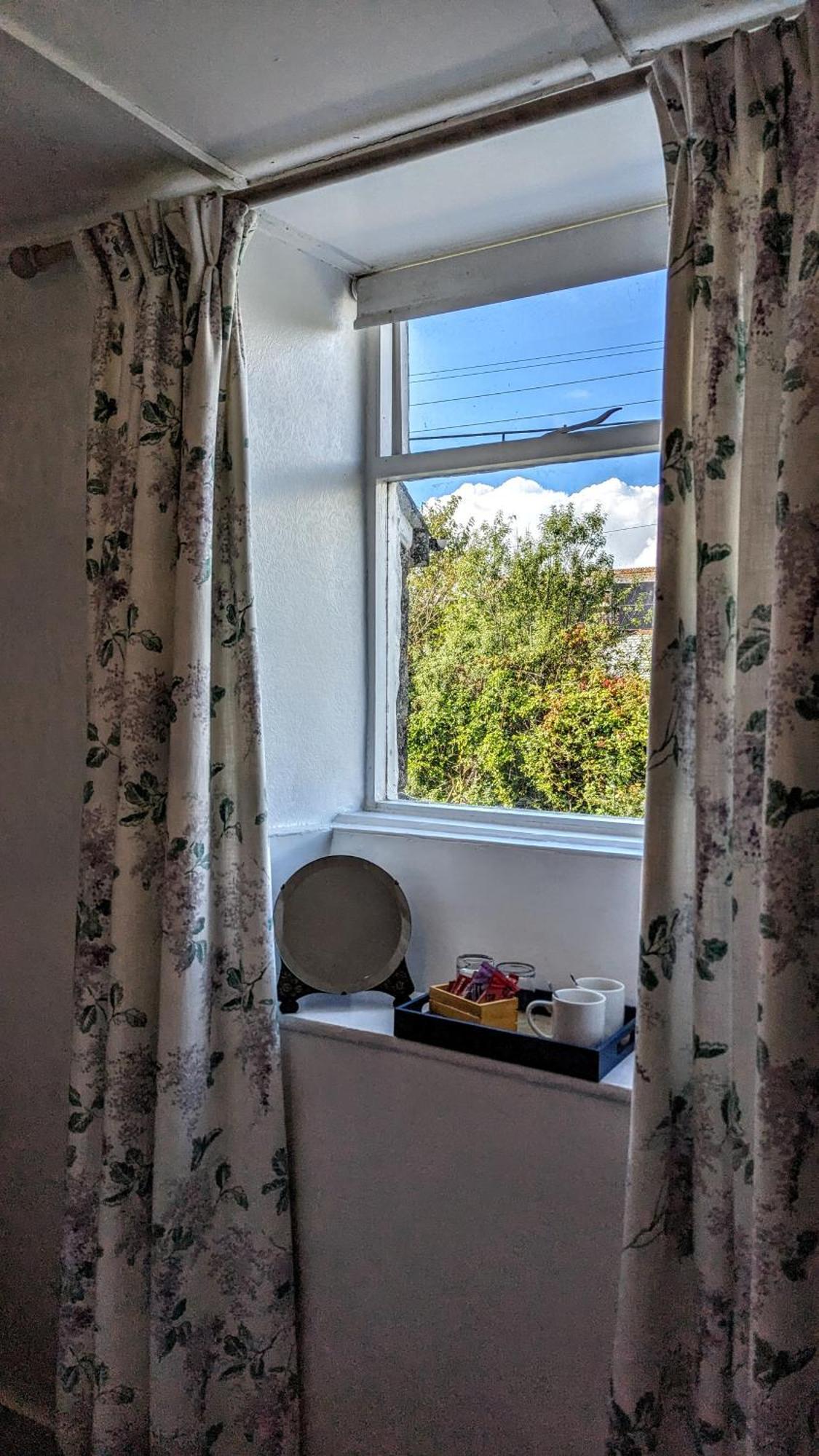 Britannia House Vintage B&B Cornwall Helston Room photo